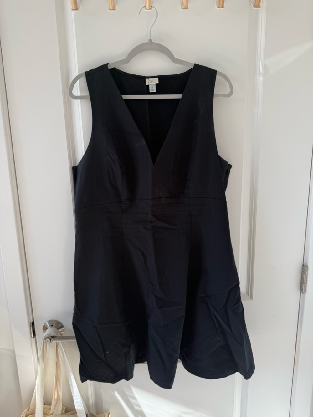 Black V-Neck Sleeveless Women's Top - Classic Fit